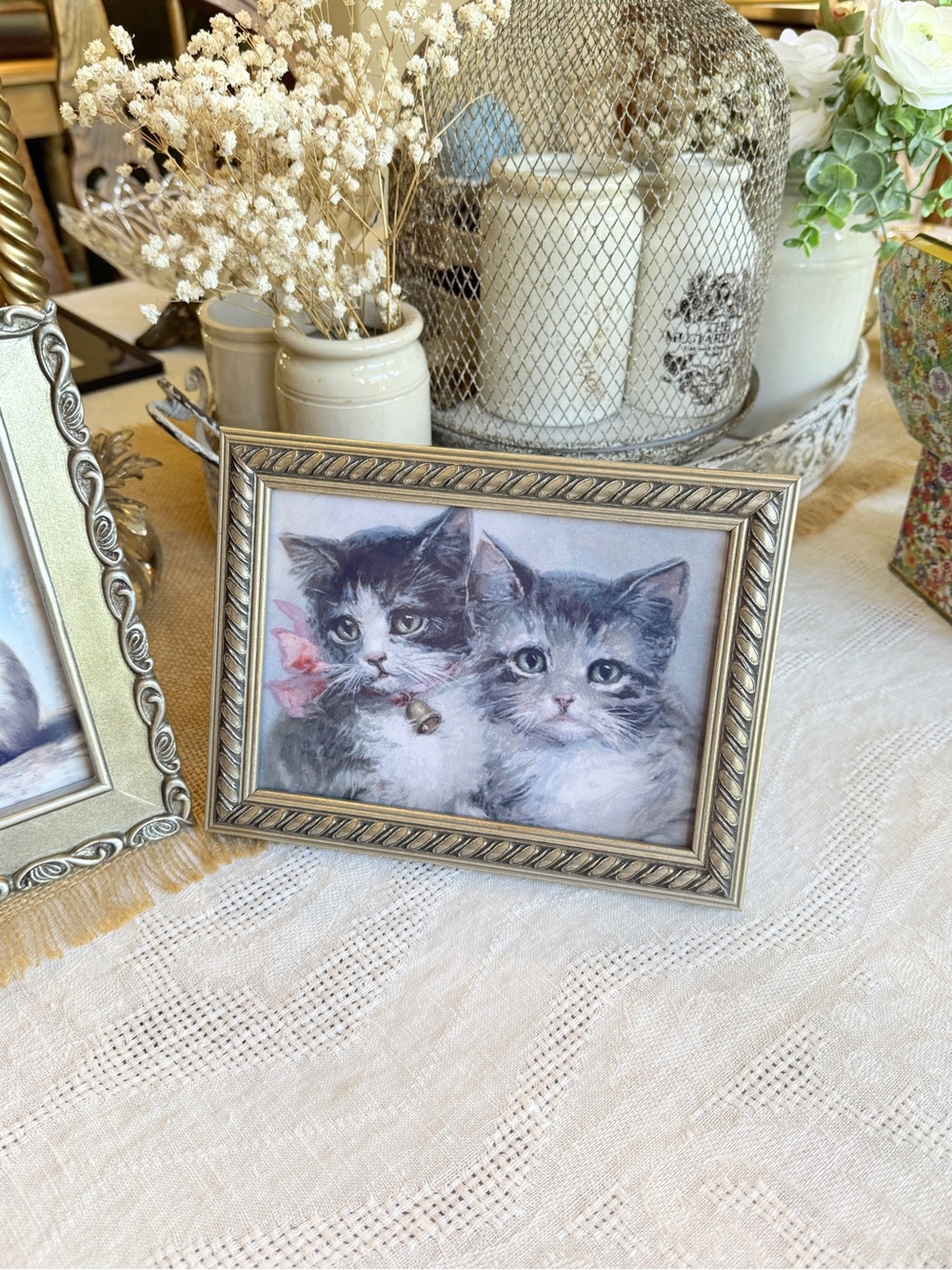 2 Vintage Silver Frames with Cat Pictures - Picture 13 of 14